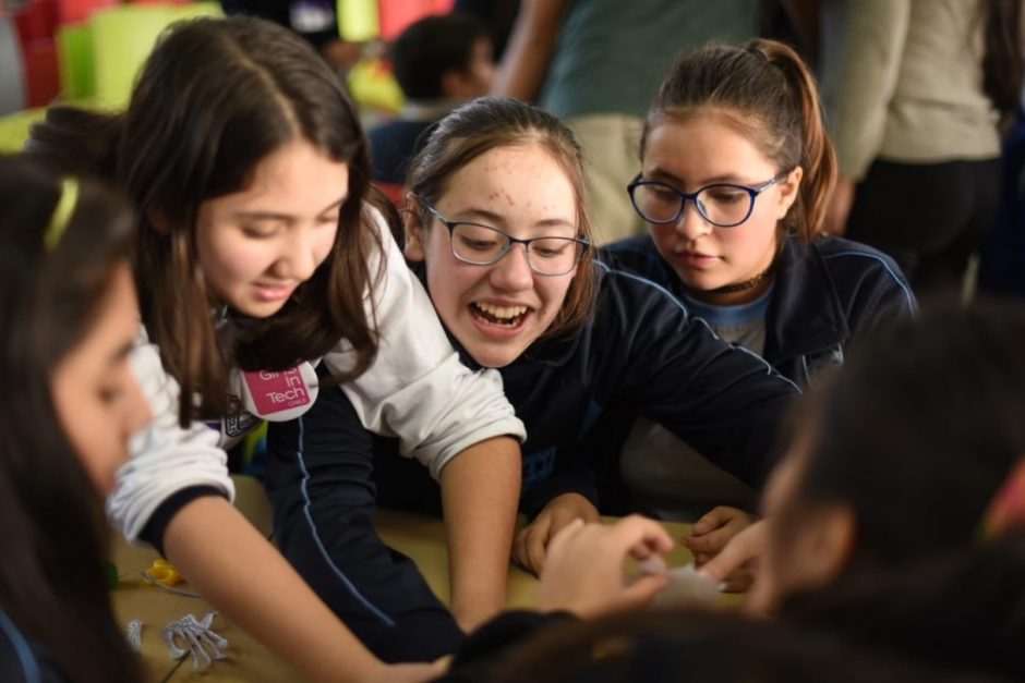 Uber busca aumentar participación de niñas en ciencia y tecnología