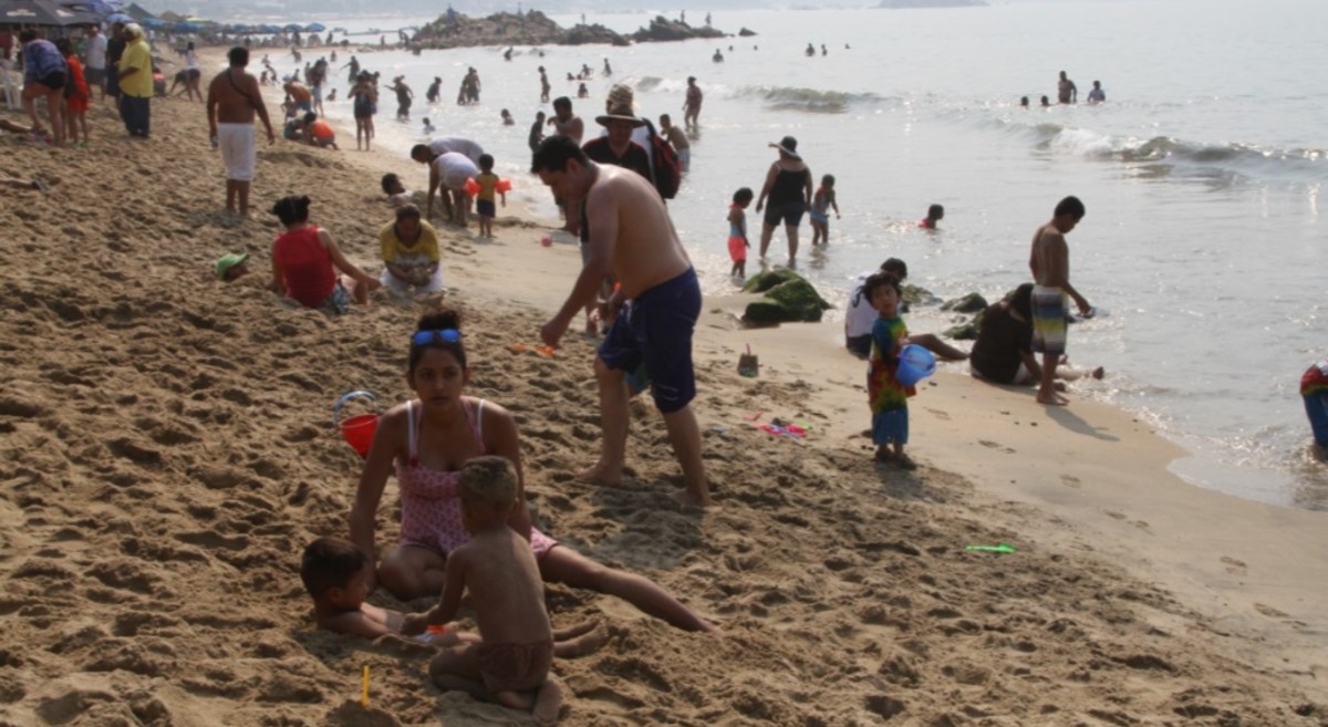 Encuesta revela que 52% de los mexicanos se endeuda para vacacionar en verano