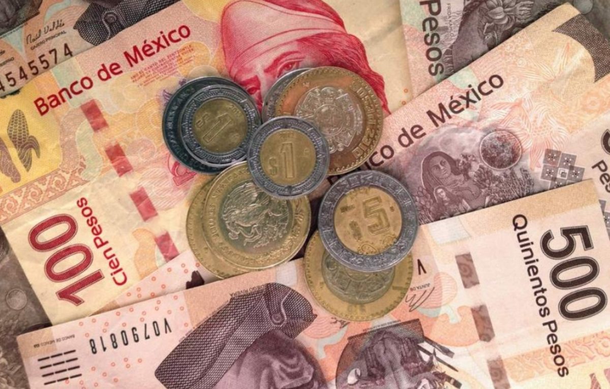 Peso mexicano cae por colapso en mercados argentinos tras derrota de Macri