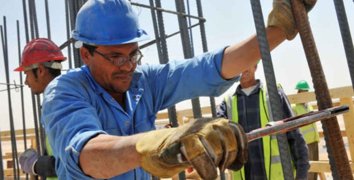 Mexicanos son los que trabajan más horas para sobrevivir, según OCDE