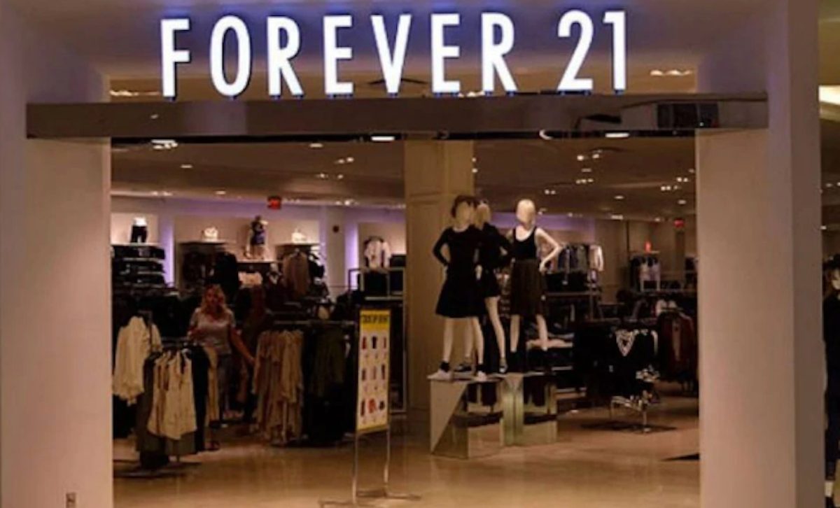 Forever 21 se declara en bancarrota, cerrará 178 tiendas