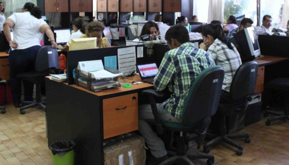 700 mil burócratas del gobierno de AMLO recibirán aumento salarial