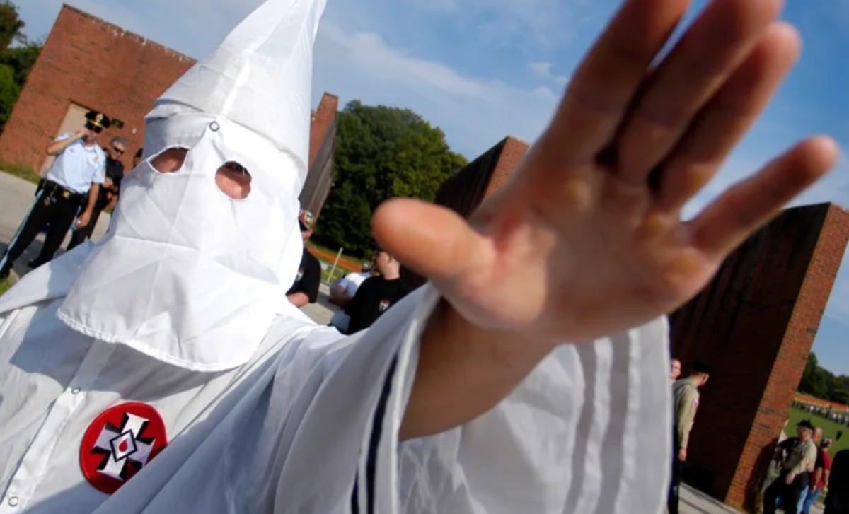 PayPal suspende cuenta de donación de Ku Klux Klan