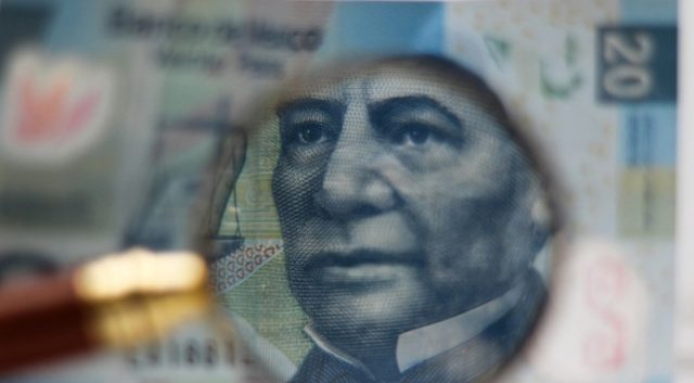 ¿Es buena idea eliminar el uso de billetes en México?