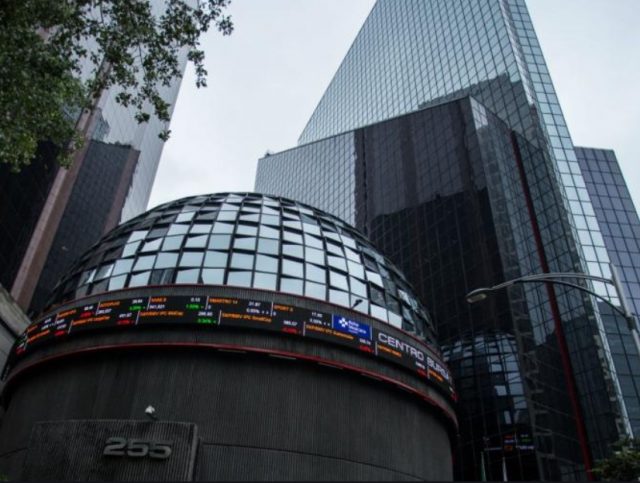 Imagen: Fachada de la Bolsa Mexicana de Valores, 30 de octubre (Imagen: Especial)