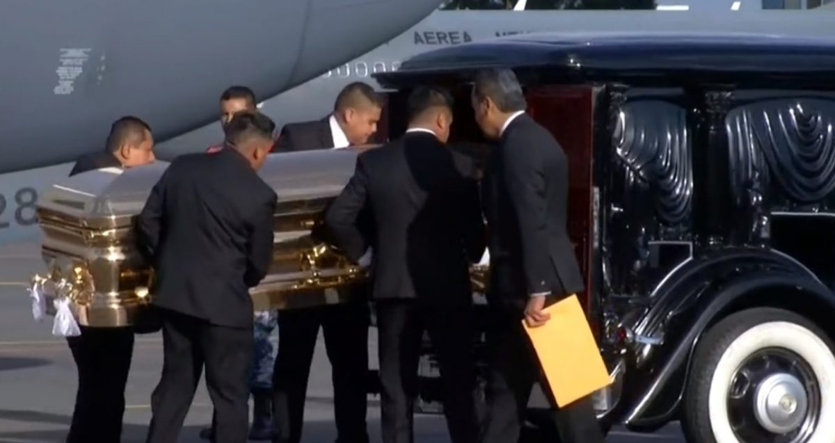 Ataúd de José José, entre los 5 más caros del mundo, llega a México