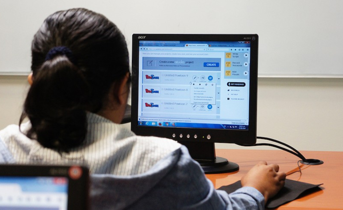 ¿Estudias en línea? Puedes tener una beca de 800 pesos