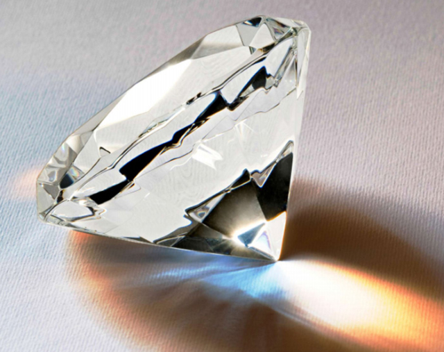Subastan Diamante