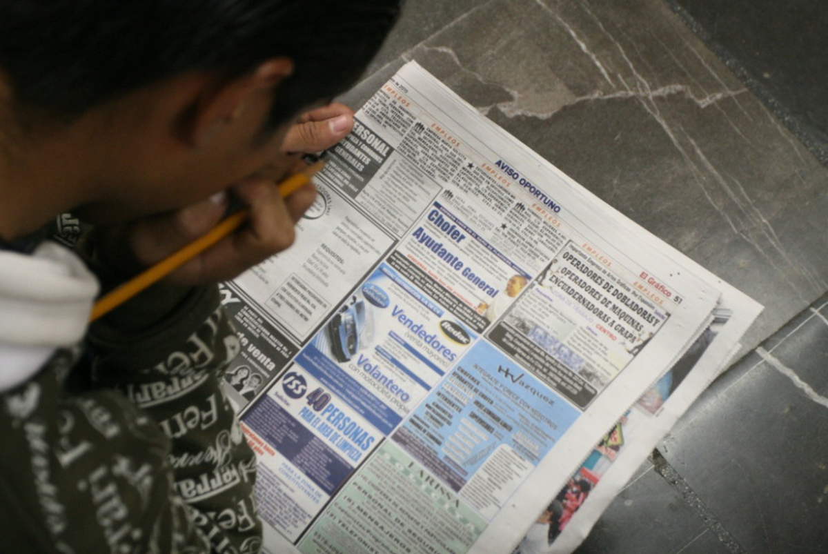 Desempleo y bajo salario de estudiantes universitarios