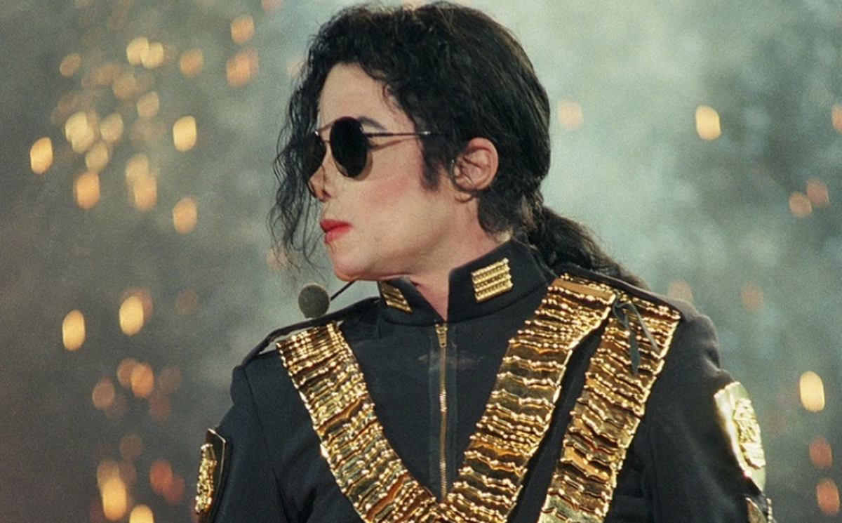 Michael Jackson sigue siendo la celebridad que más ingresos genera después de muerto