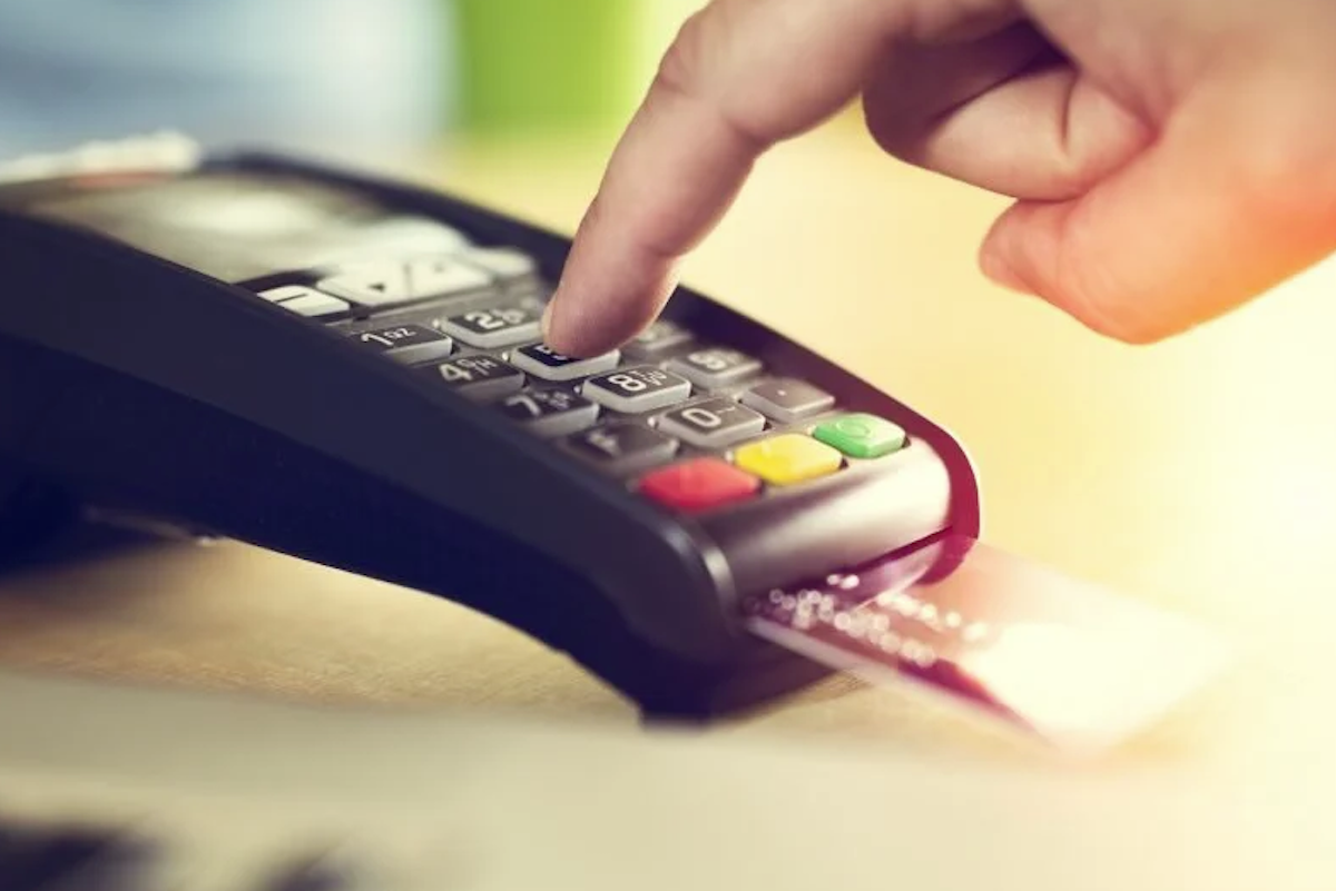 ¿Si bajan las tasas de interés es recomendable sacar una tarjeta de crédito?