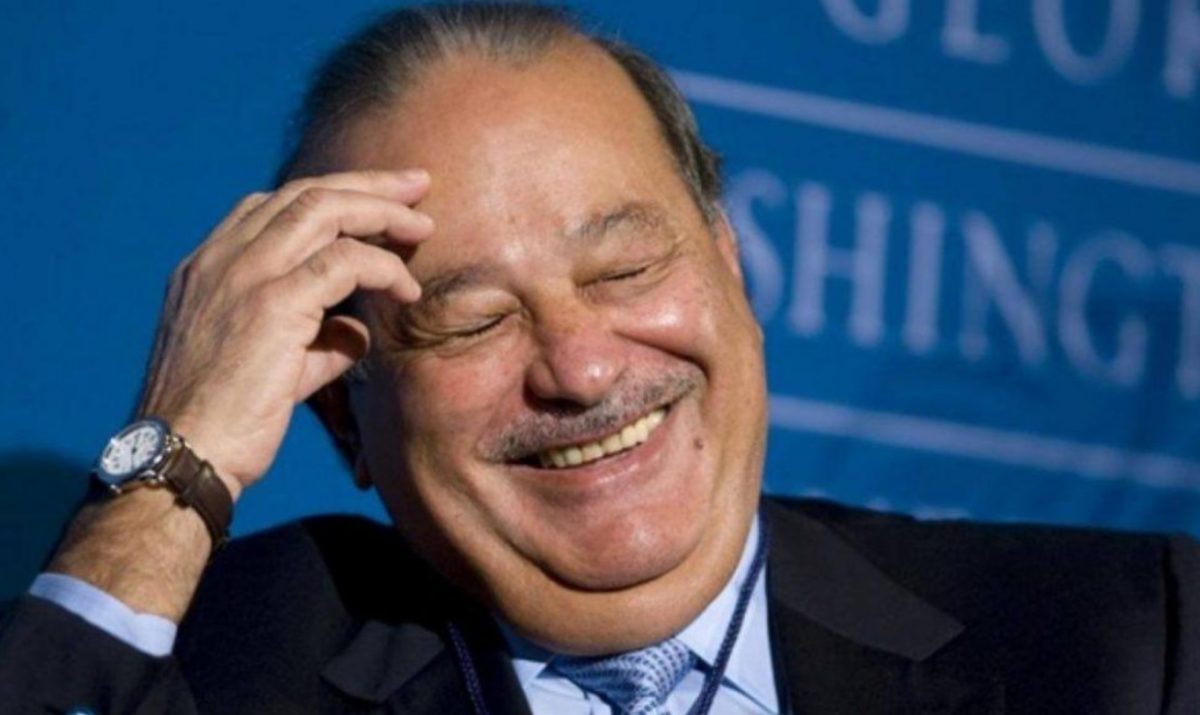 Estudiantes universitarios deben trabajar, no hacer una tesis: Carlos Slim