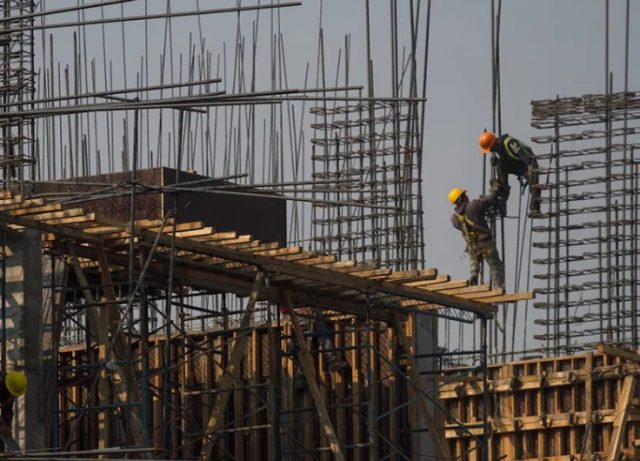 Imagen: Trabajadores de la construcción, 11 de noviembre de 2019 (Imagen: Especial)