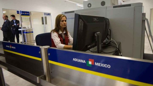 SAT, Oferta de empleo en aduanas de México, Aduana, Aduanas mexicanas, personal, mujer, empleada