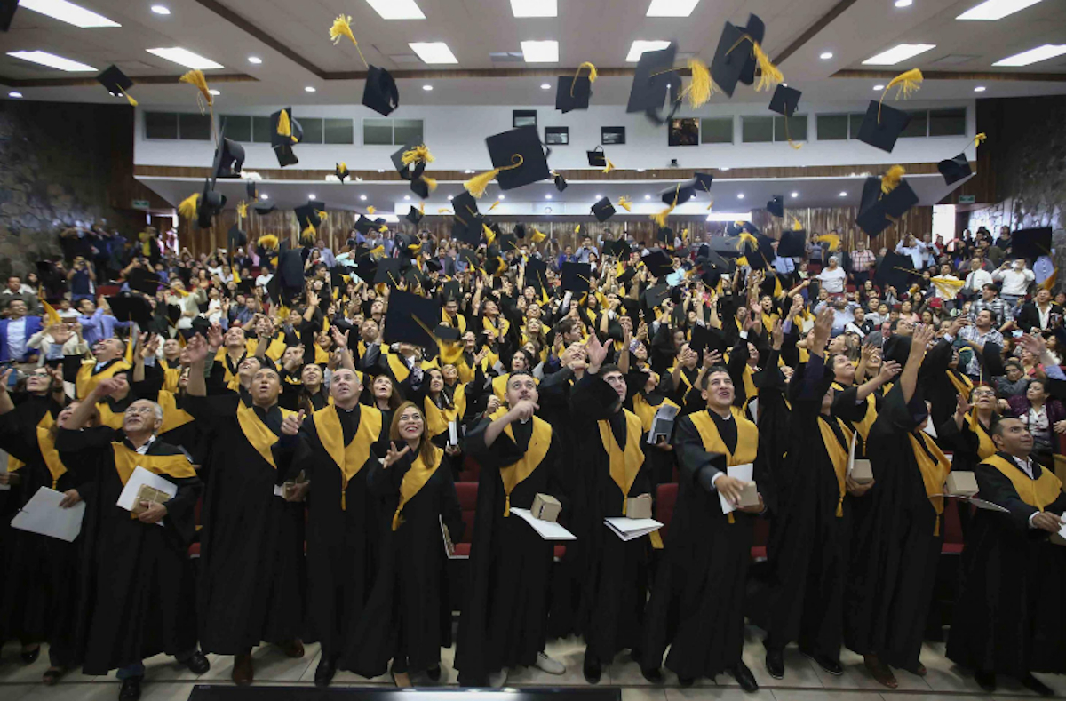 3, diciembre, 2019, profesionistas, estudiantes, lanzando, birretes