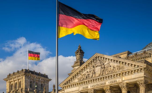 05 diciembre 2019, trabajo legal en Alemania, trabajo, bandera, Alemania, inmueble