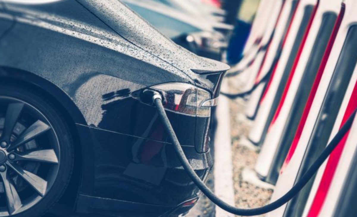 ¿México podría producir vehículos eléctricos tras descubrimiento de litio?