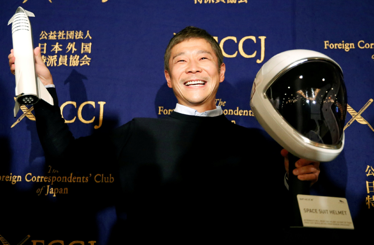 Millonario japonés busca novia para llevarla a la Luna, literal