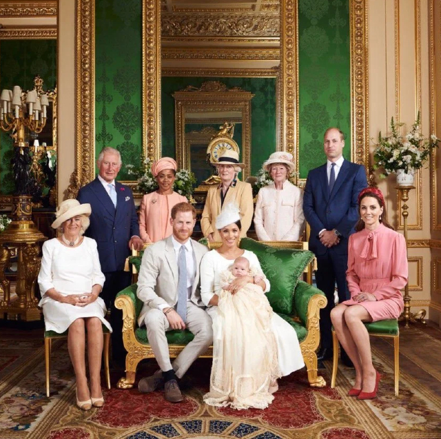 08 de enero 2020, Familia Real británica, Personas, Meghan Markle, Príncipe Harry, Príncipe William, Reina Isabel
