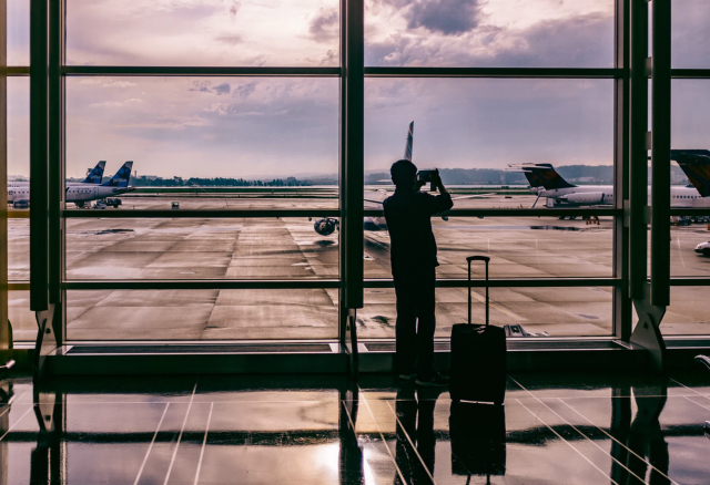 Pasos para tramitar la visa, Aeropuerto, Persona, Maleta, Aviones, Viajes