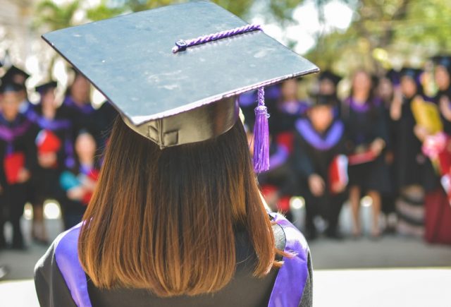9 de enero de 2020, Bill Gates, trabajo, empleo, graduarse, un estudiante universitario consigue graduarse (Imagen: Unsplash)