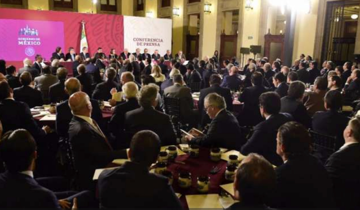 13 de febrero de 2020, AMLO, cena