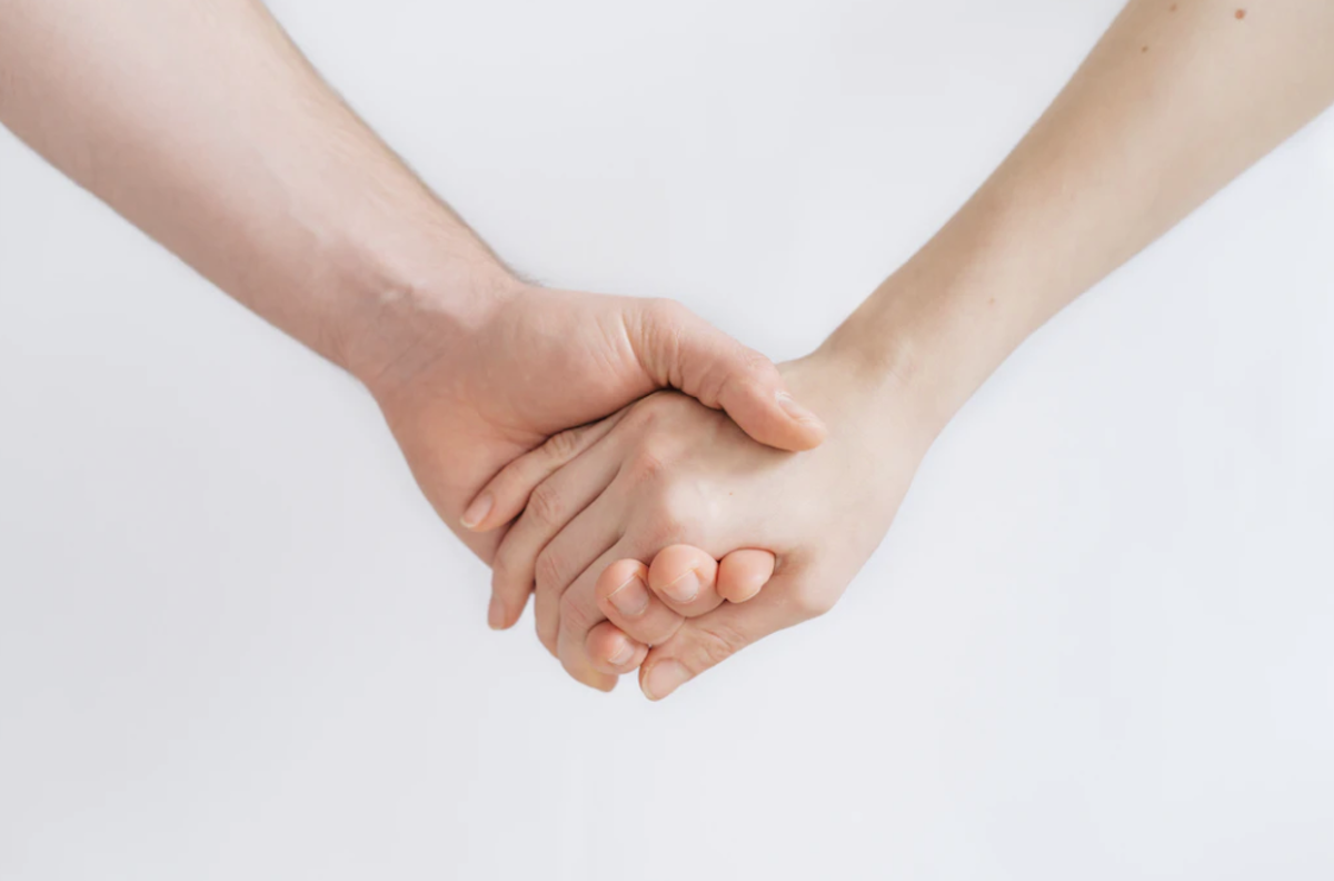 26 de febrero d2 2020, manos de una pareja (Imagen: Unsplash)