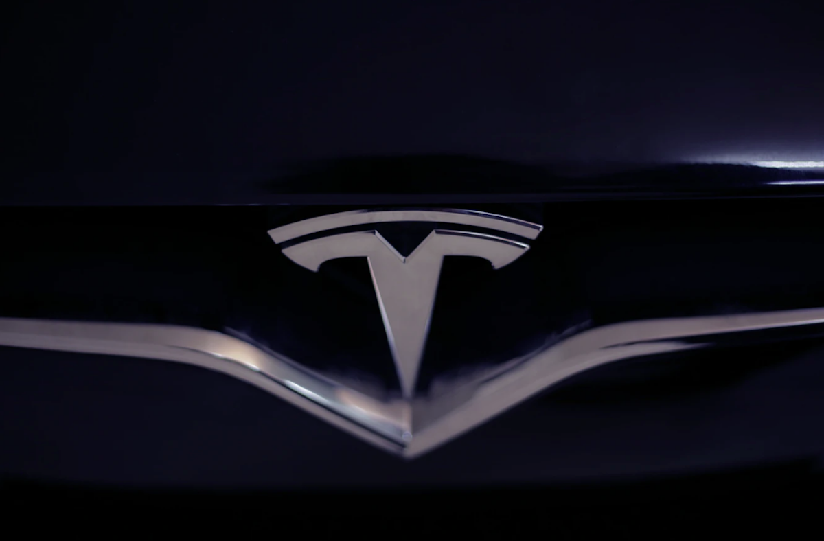 Tesla venderá 2 mil millones de dólares en acciones