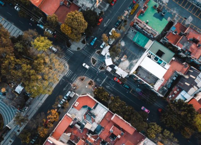19 de febrero de 2020, vista aérea de vehículos en calles de la CDMX (Imagen: Unsplash)