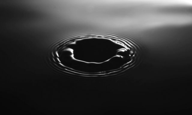 13 de febrero de 2020, gota de petróleo (Imagen: Unsplash)