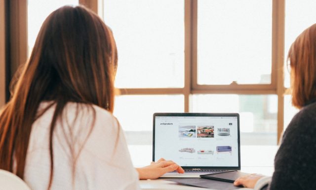  trabajadoras en silencio (Imagen: Unsplash)