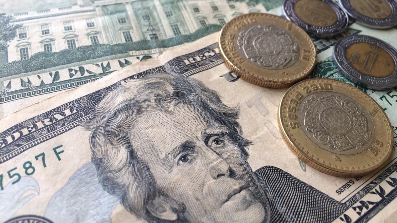 Dólar frente al peso mexicano (Imagen: Oink Oink)