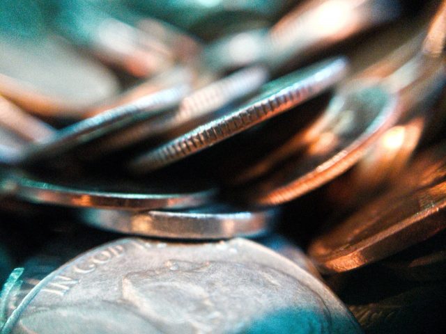 23 de marzo de 2020, monedas de dólares (Imagen: Unsplash)