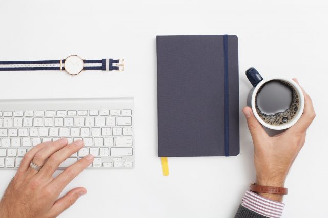 6 de marzo de 2002, libreta de trabajo (Imagen: Unsplash)