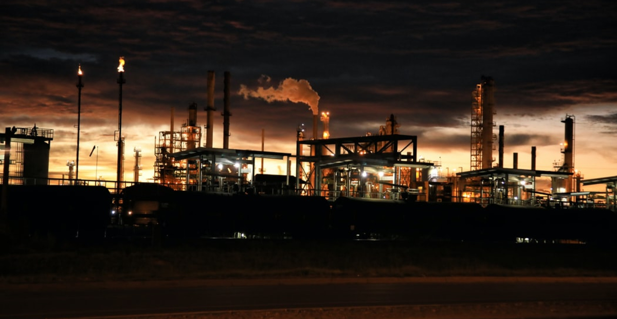 Petróleo mexicano se vende con pérdidas, pero costo de gasolina no baja