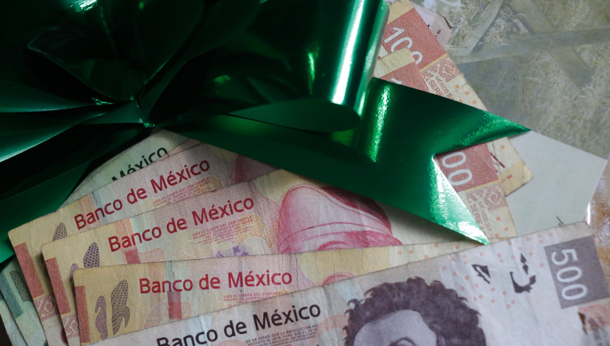 ¿Legalmente AMLO puede cancelar el aguinaldo de funcionarios públicos?