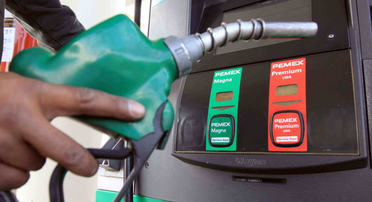 El precio de la gasolina magna es de hasta $11.96 por litro