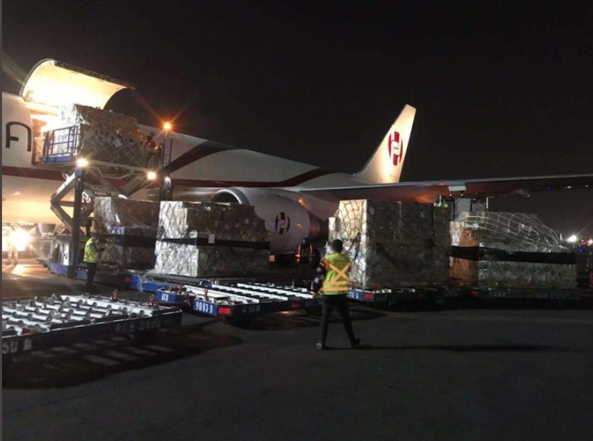 Llegan a México 50 mil kits para detectar Covid-19, donados por empresas chinas