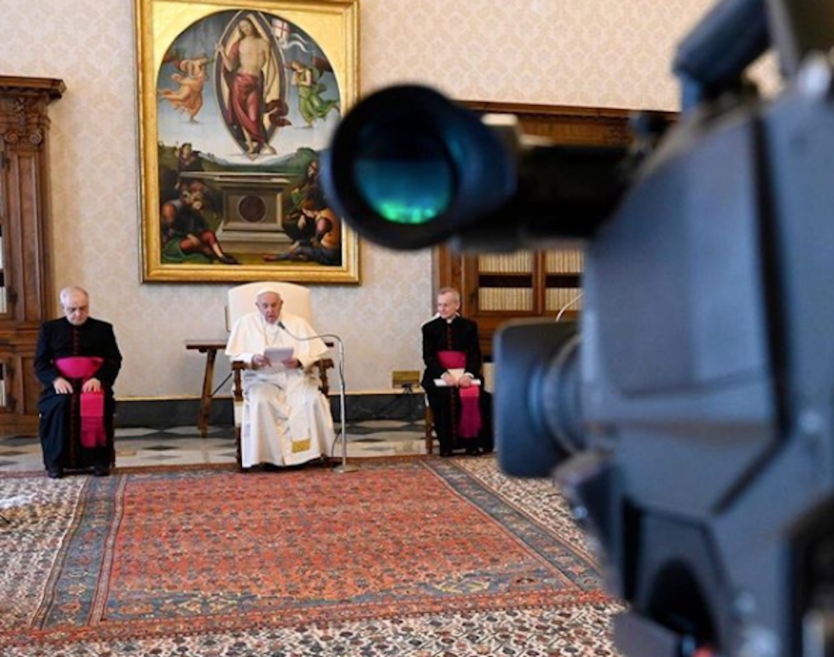 Papa entrega más de 700 mil dólares a zonas más afectadas por coronavirus