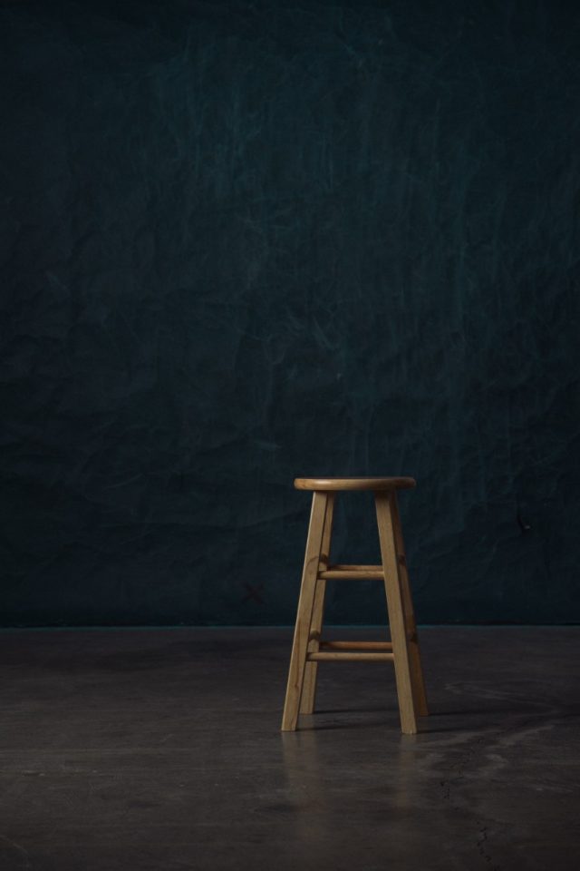 Asiento vacio en un lugar sin clientes (Imagen: Unsplash)