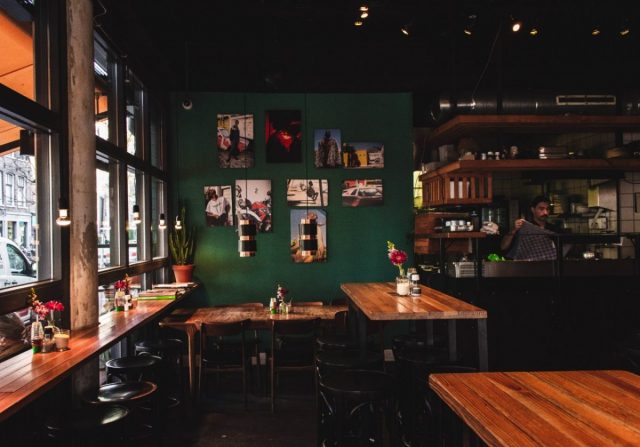 Restaurante vacio (Imagen: Unsplash)