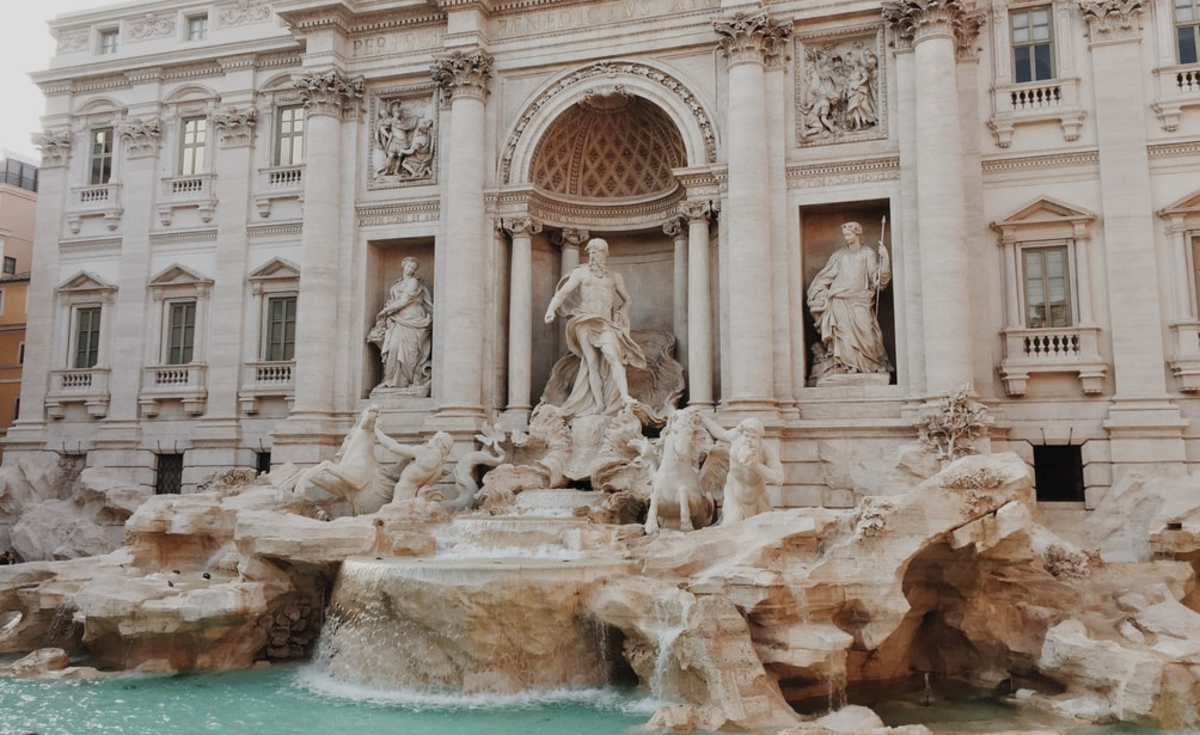 Este es el destino de las monedas que arrojan a la Fontana di Trevi en Italia