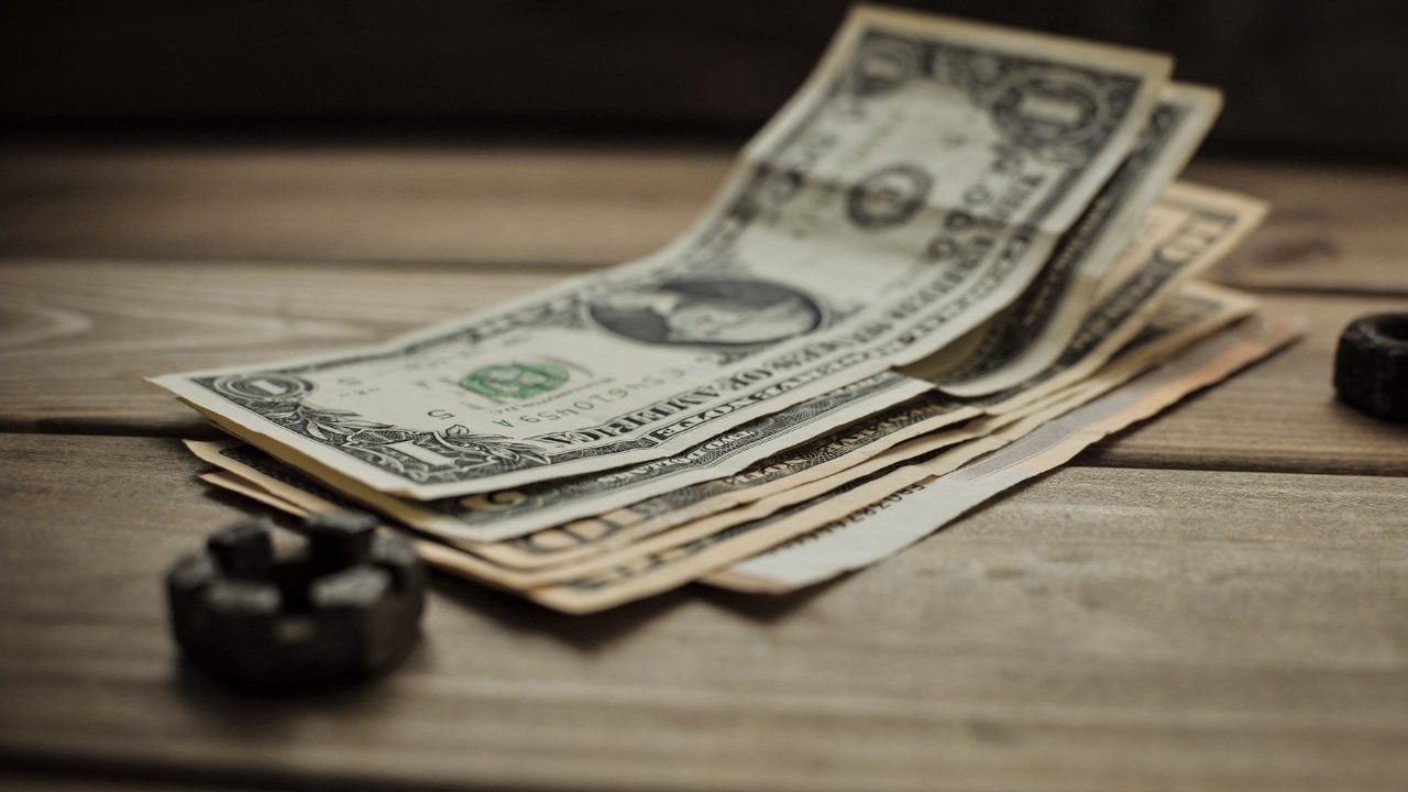 Billete de dólar (Imagen: Unsplash)