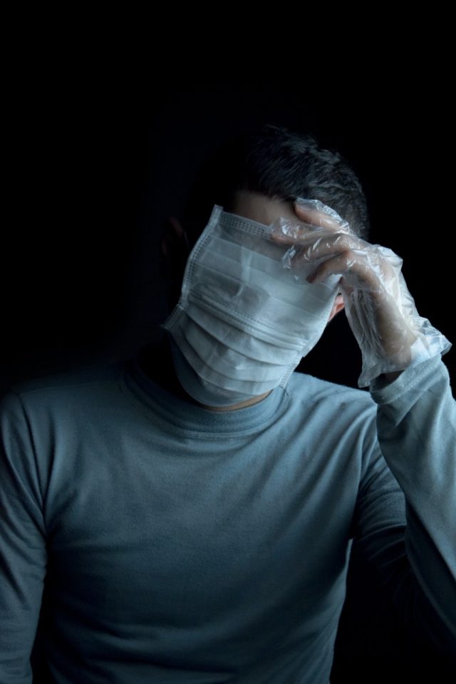 Guantes contra coronavirus (Imagen: Unsplash)