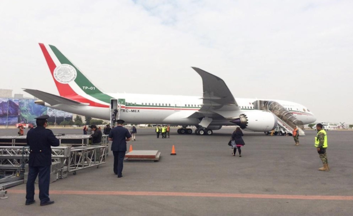 ¿A punto de decir adiós? Ofrecen por el avión presidencial 120 mdd en efectivo y equipo médico