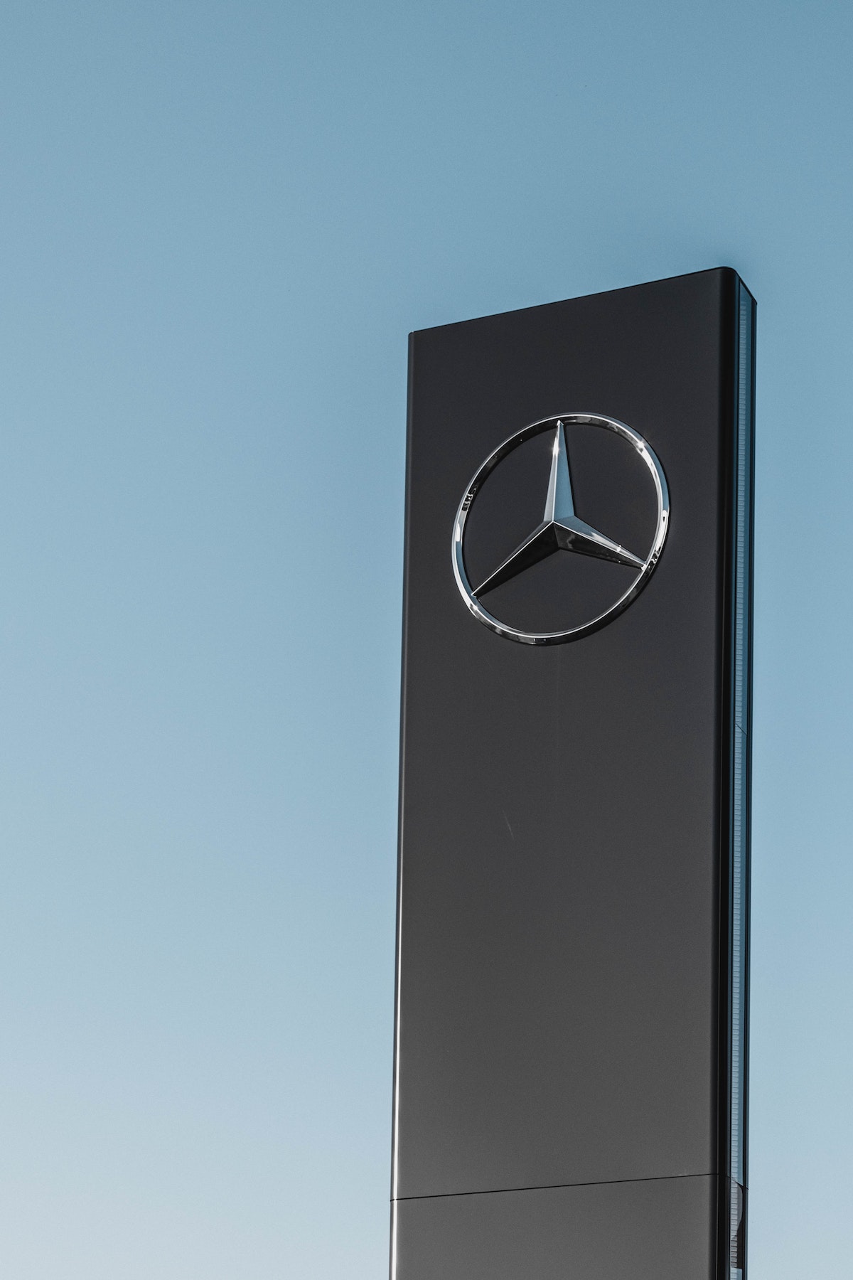 Amazon aborda la crisis climática con la compra de vehículos eléctricos a Mercedes-Benz