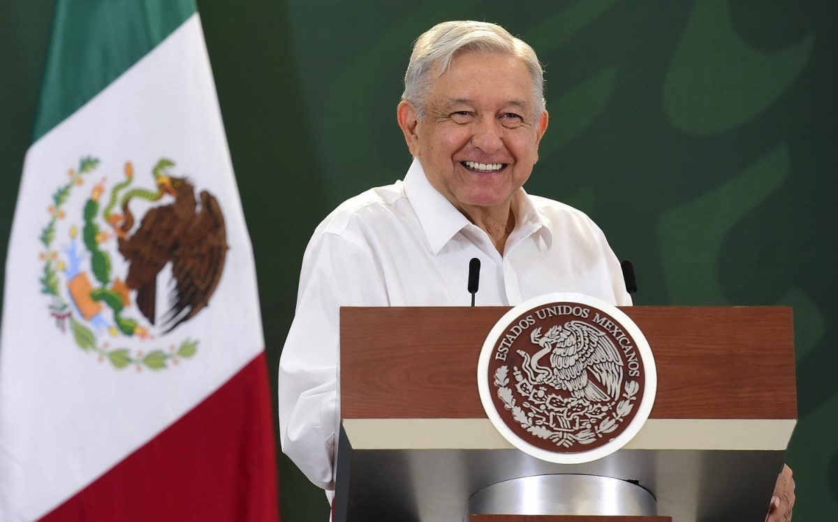Hay que modernizar en vez de cerrar la refinería de Cadereyta: AMLO