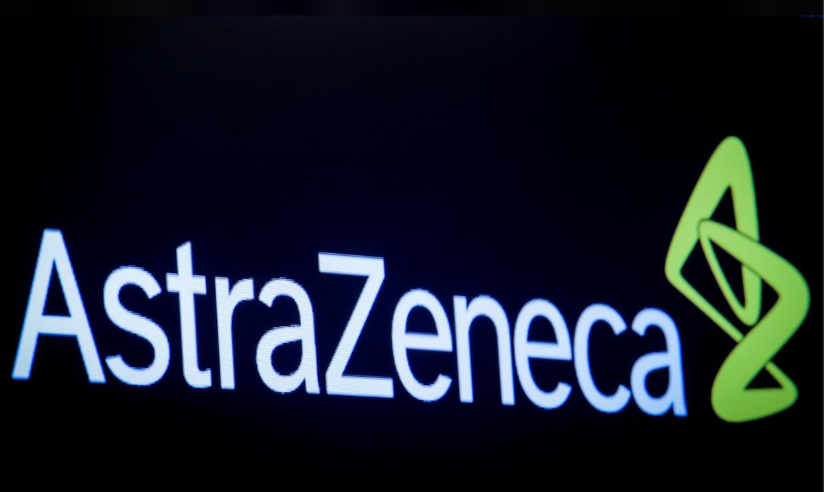 Caen acciones de AstraZeneca tras la suspensión de ensayos a su vacuna contra el COVID-19