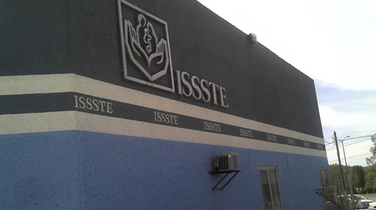 ¿Cómo puedo conseguir una prórroga de servicios médicos del ISSSTE?