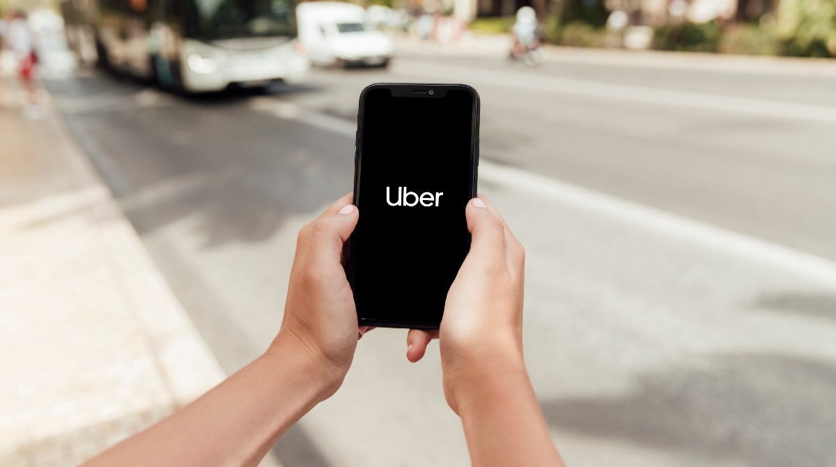 Uber ayudará socios conductores a liquidar deudas